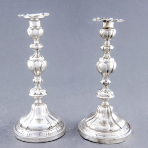 Pareja de Candeleros en Plata de Ley. España, siglo XIX.