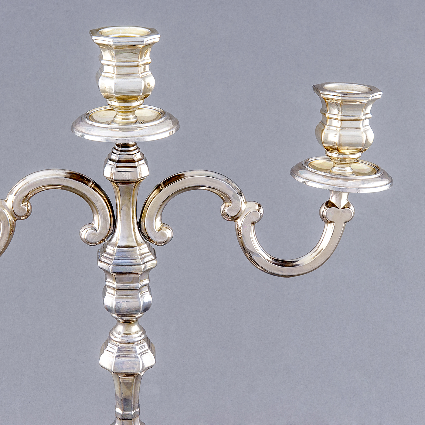 Pedro Durán. Pareja de candelabros de tres luces. España, 20th. Pedro Durán. Pareja de candelabros de tres luces. España, 20th.