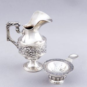 PÉREZ HNOS. Juego de Café y Té en plata. España, 20th.