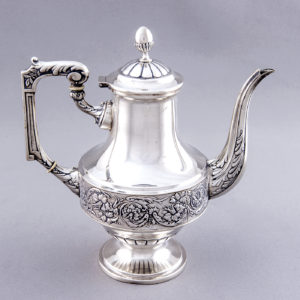 PÉREZ HNOS. Juego de Café y Té en plata. España, 20th.