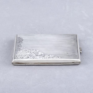Pitillera en Plata de Ley. Polonia, ca. 1920. Peso, 148 gr.