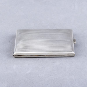 Pitillera en Plata de Ley. Polonia, ca. 1920. Peso, 148 gr.