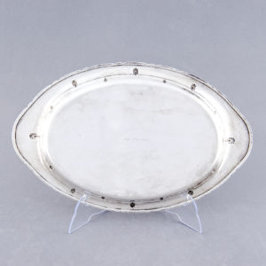 R.H. TVENSTRUP. Bandeja Oval en plata. Randers, Dinamarca, s.XX