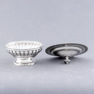 Salsera Oval en Plata de Ley, España, siglo XX.