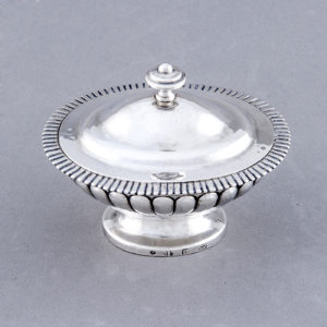 Salsera Oval en Plata de Ley, España, siglo XX.