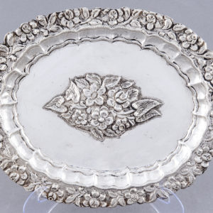 Bandeja Decorativa Oval en plata. España, siglo XIX.
