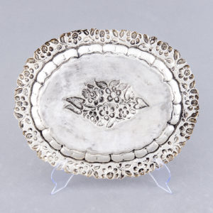 Bandeja Decorativa Oval en plata. España, siglo XIX.