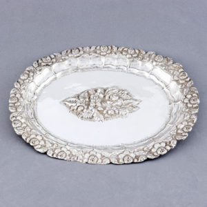 Bandeja Decorativa Oval en plata. España, siglo XIX.