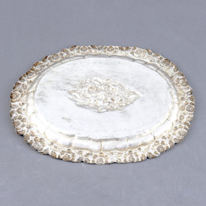 Bandeja Decorativa Oval en plata. España, siglo XIX.