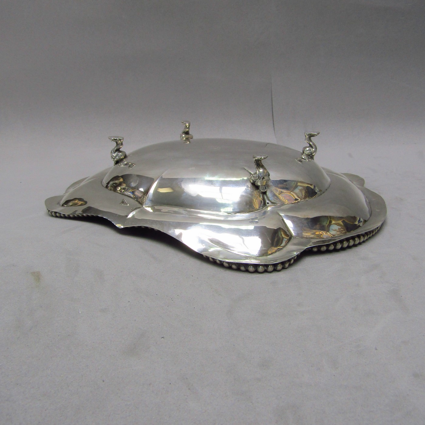Centro de mesa en Plata de Ley. España. Siglo XX. Centro de mesa en Plata de Ley. España. Siglo XX.