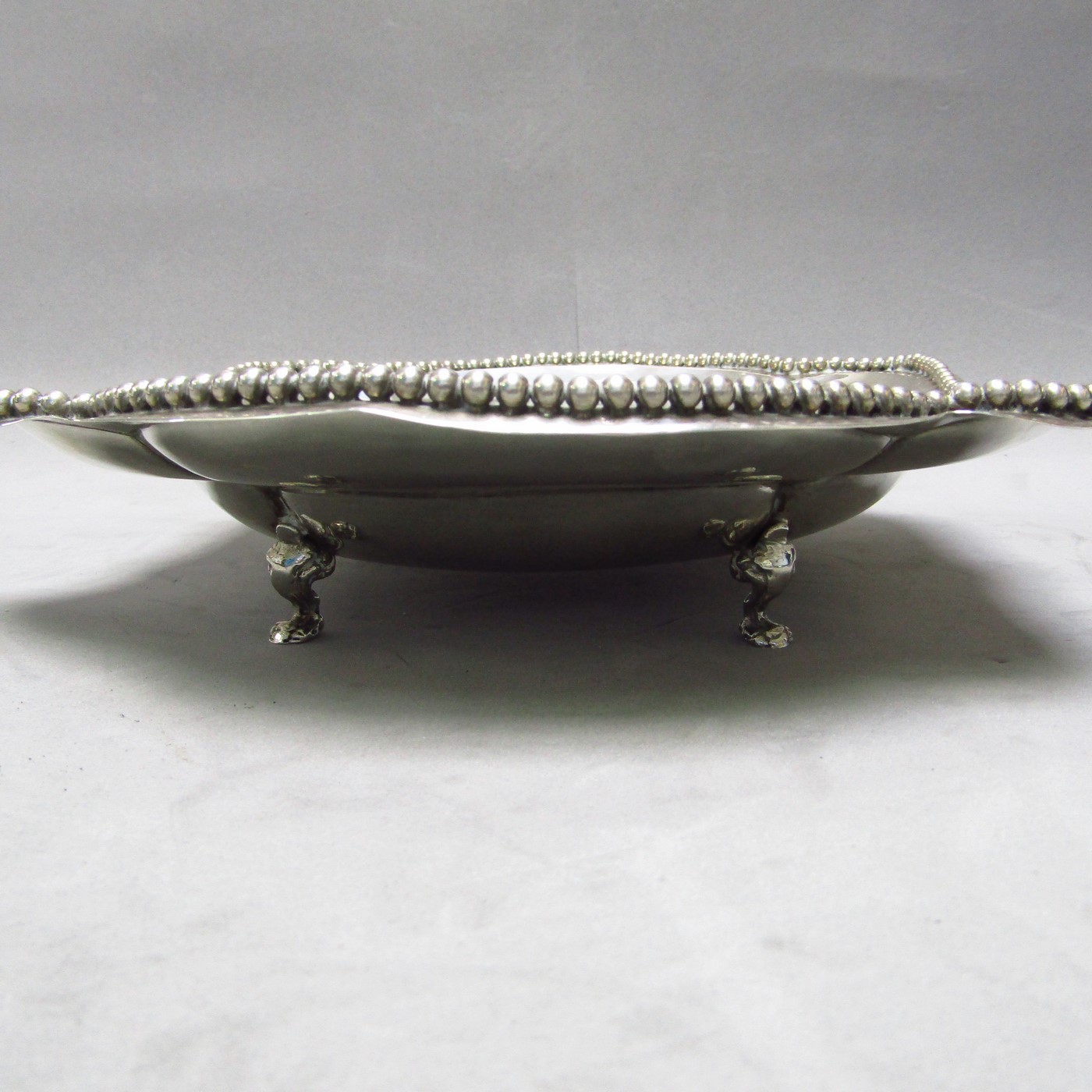 Centro de mesa en Plata de Ley. España. Siglo XX. Centro de mesa en Plata de Ley. España. Siglo XX.