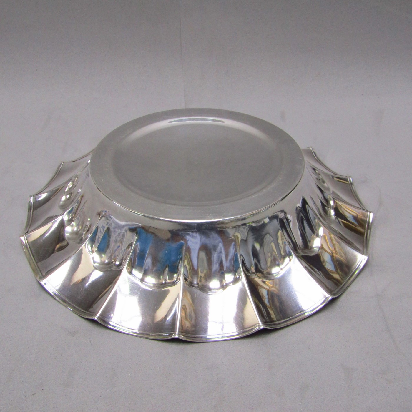 DIONISIO GARCIA. Centro de mesa en Plata. España, siglo XX. DIONISIO GARCIA. Centro de mesa en Plata. España, siglo XX.
