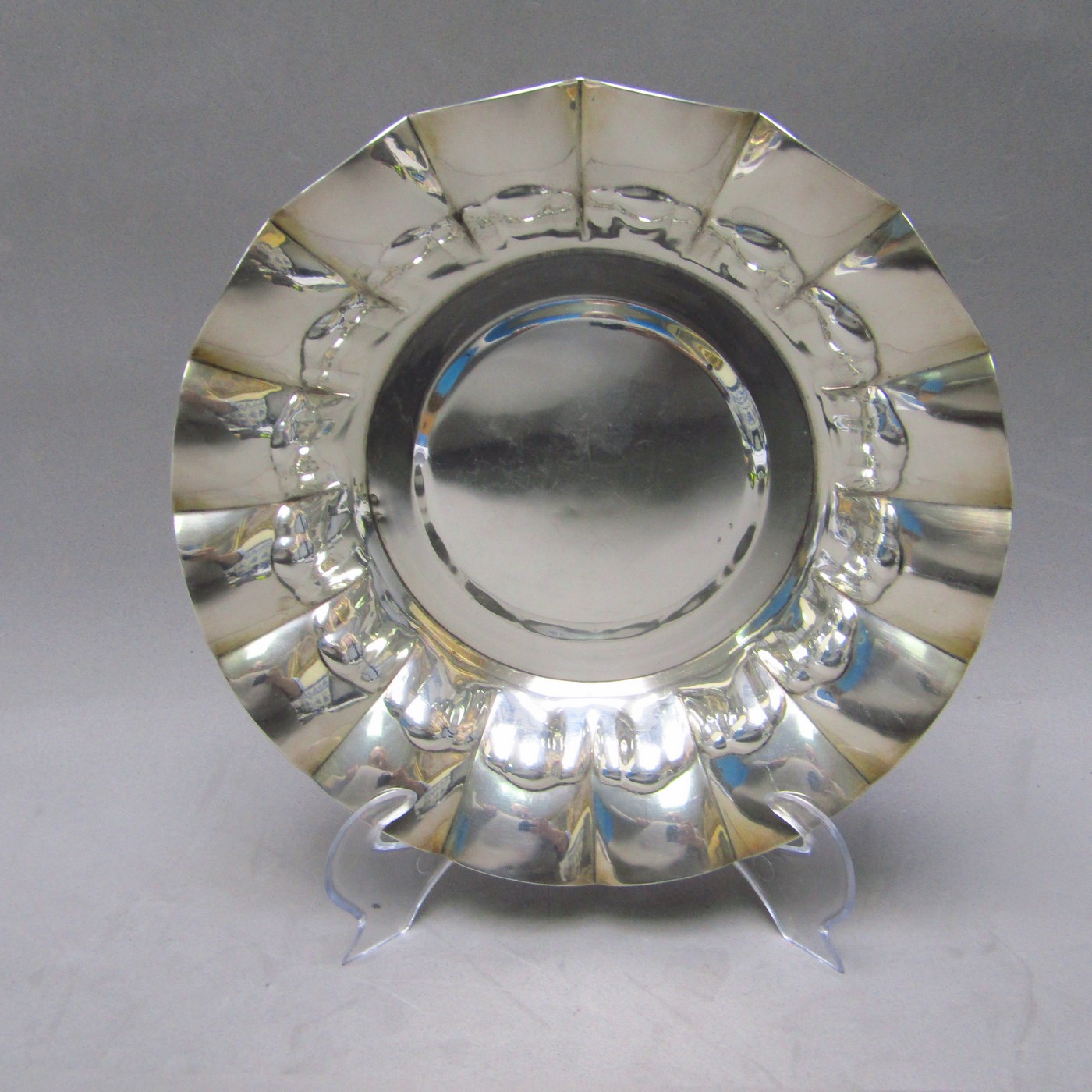 DIONISIO GARCIA. Centro de mesa en Plata. España, siglo XX. DIONISIO GARCIA. Centro de mesa en Plata. España, siglo XX.