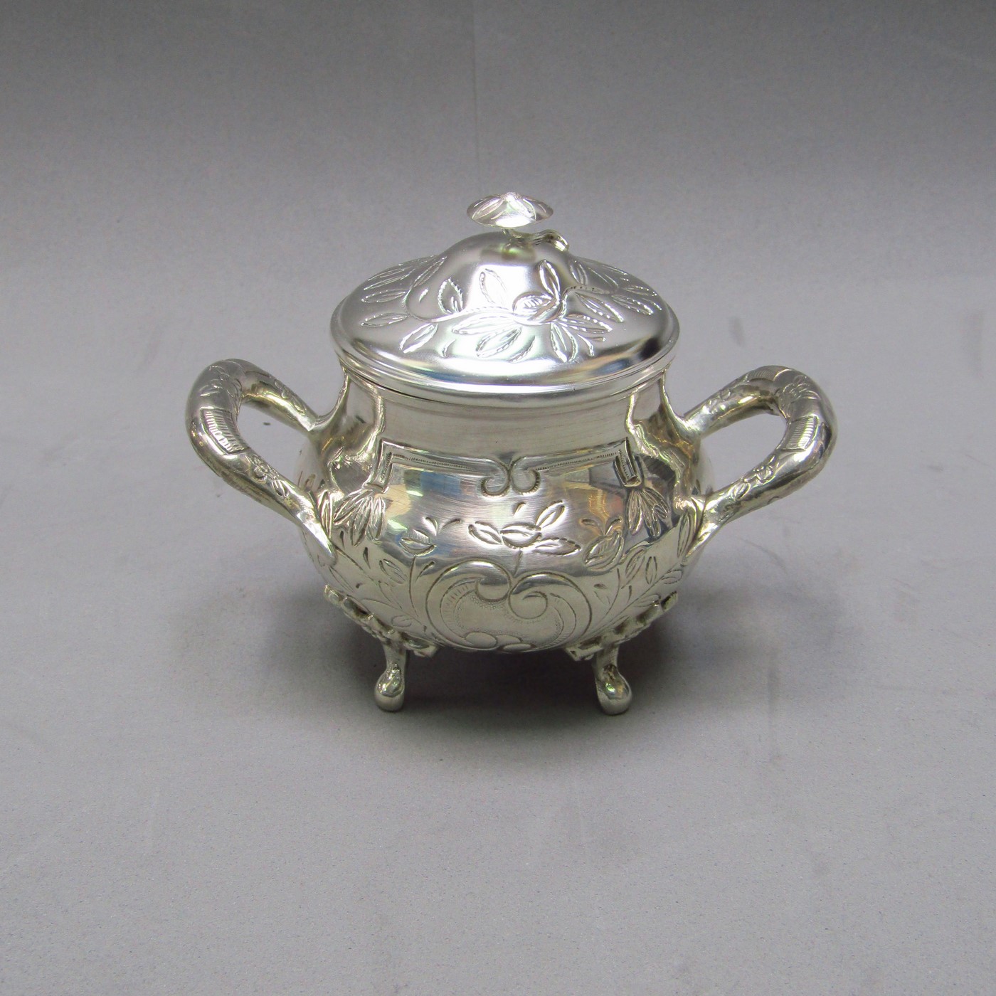 JOSE A. AGRUÑA. Juego de Café y Té en plata de Ley. España, siglo XX. JOSE A. AGRUÑA. Juego de Café y Té en plata de Ley. España, siglo XX.