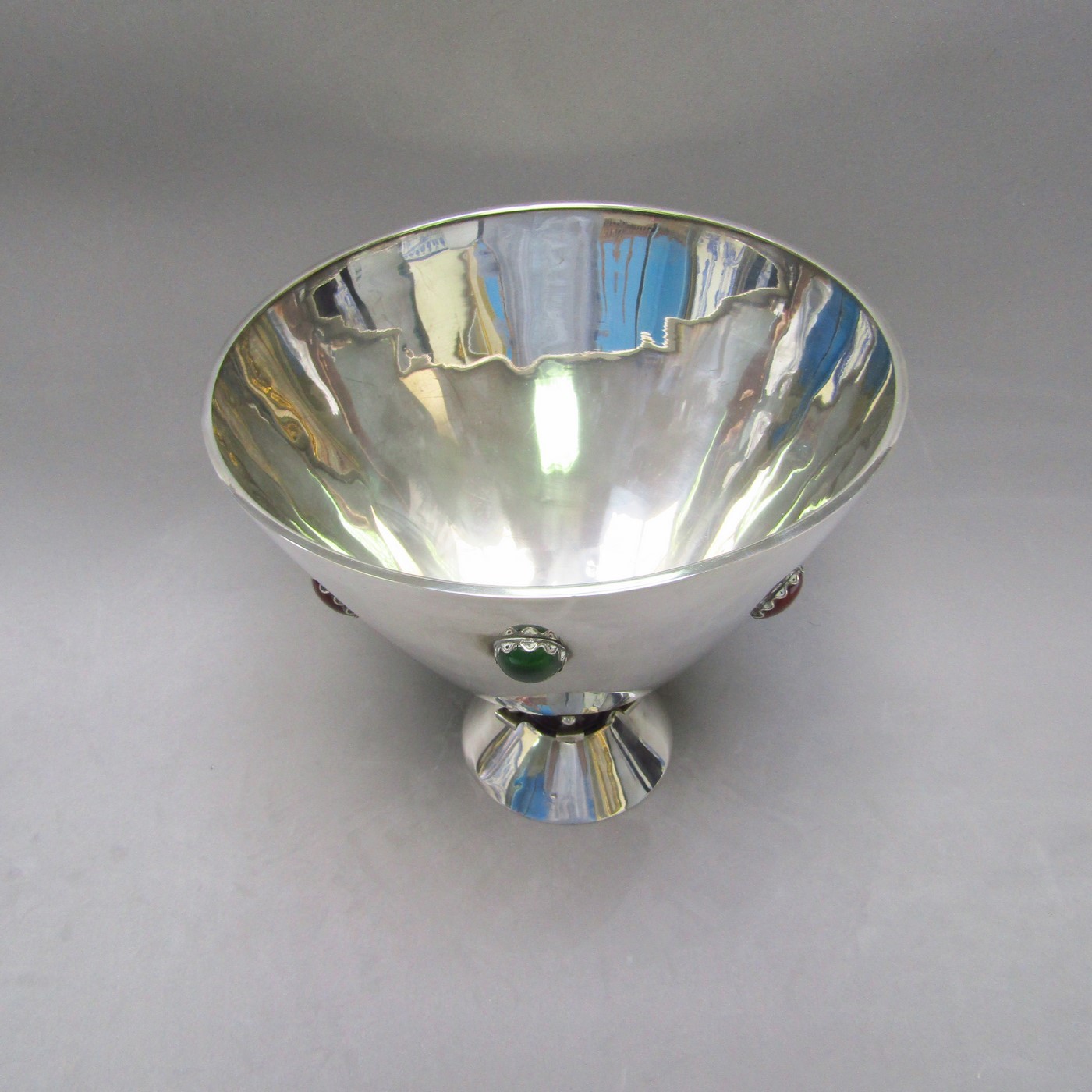 BAGUÉS. Centro de Mesa en Plata. España, s. XX. BAGUÉS. Centro de Mesa en Plata. España, s. XX.