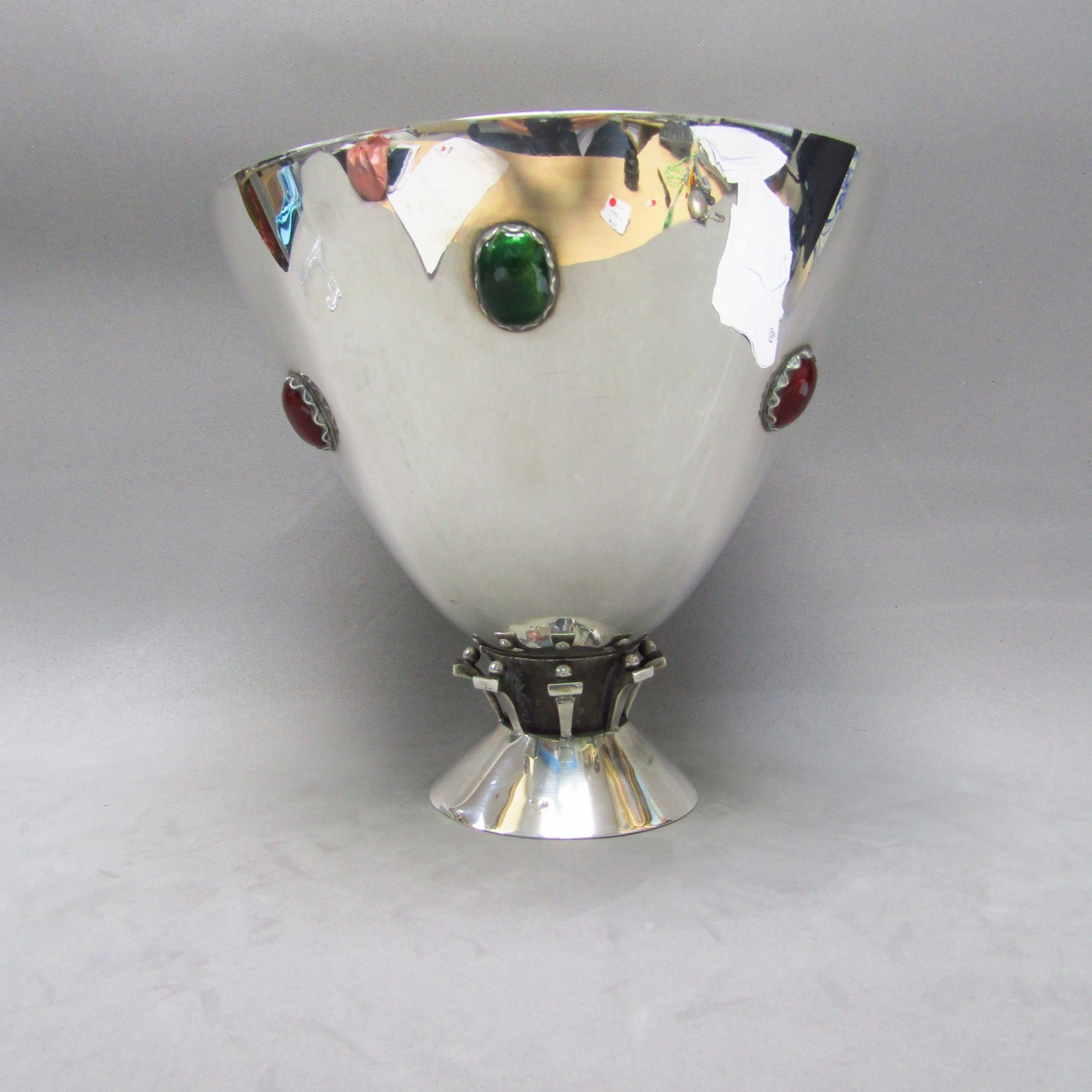 BAGUÉS. Centro de Mesa en Plata. España, s. XX. BAGUÉS. Centro de Mesa en Plata. España, s. XX.
