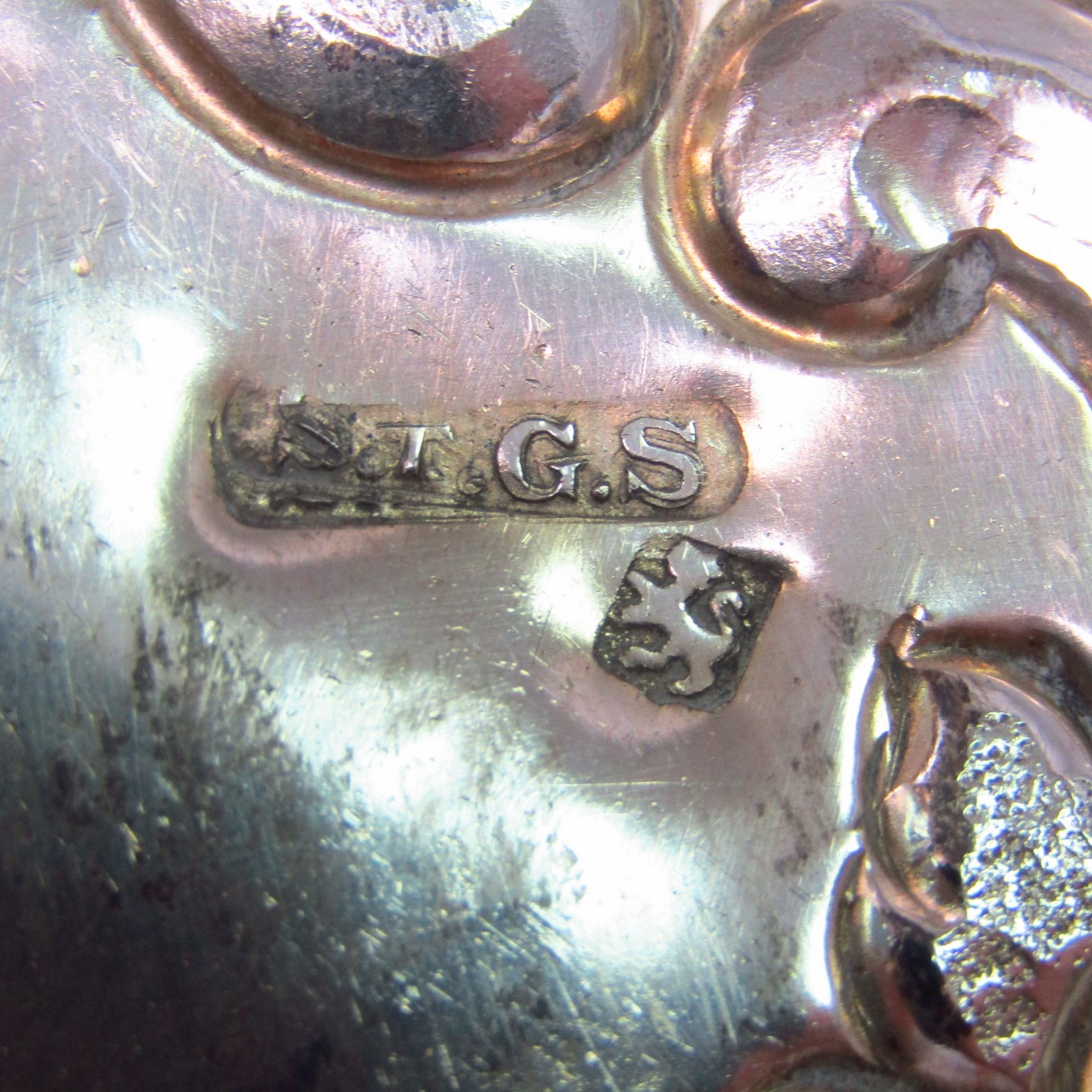 Bandeja Oval Decorativa en Plata de Ley. España, siglo XIX. Bandeja Oval Decorativa en Plata de Ley. España, siglo XIX.
