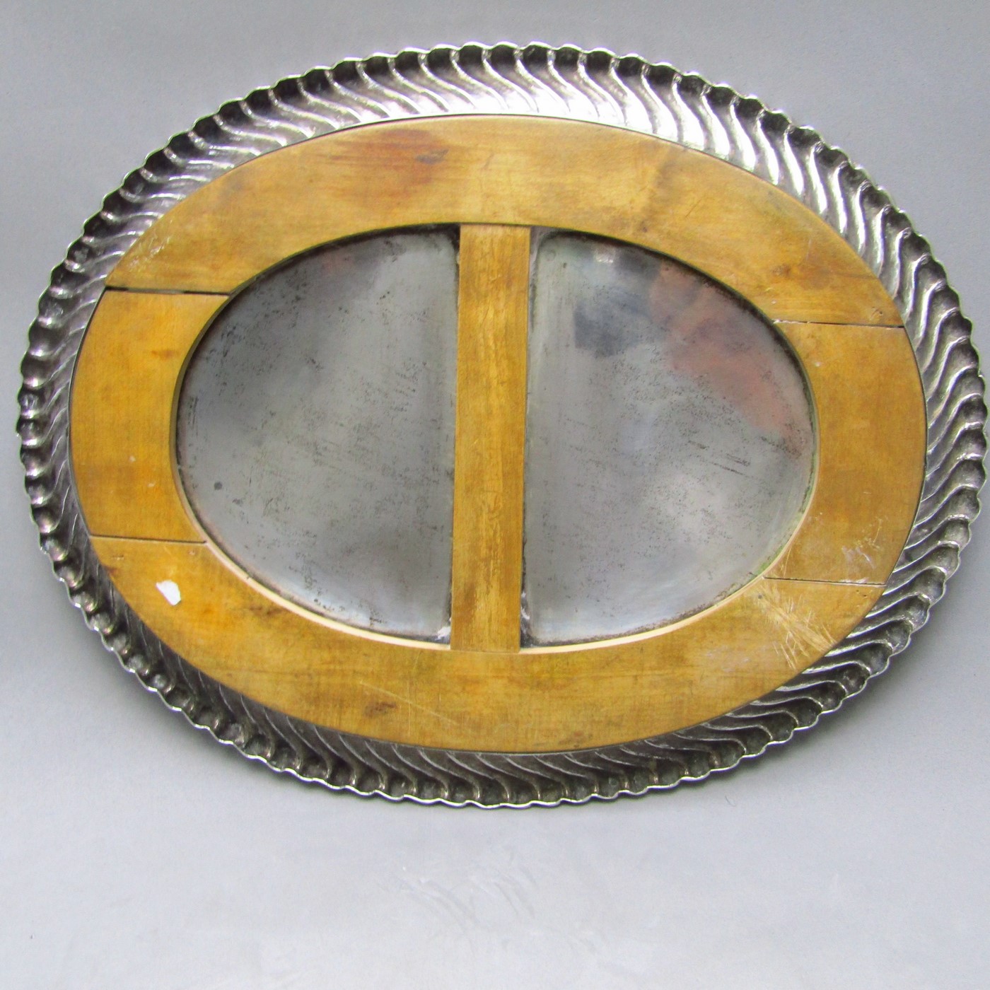 Bandeja Oval en Plata de Ley. Imperio Austro-Húngaro, Siglo XIX. Bandeja Oval en Plata de Ley. Imperio Austro-Húngaro, Siglo XIX.