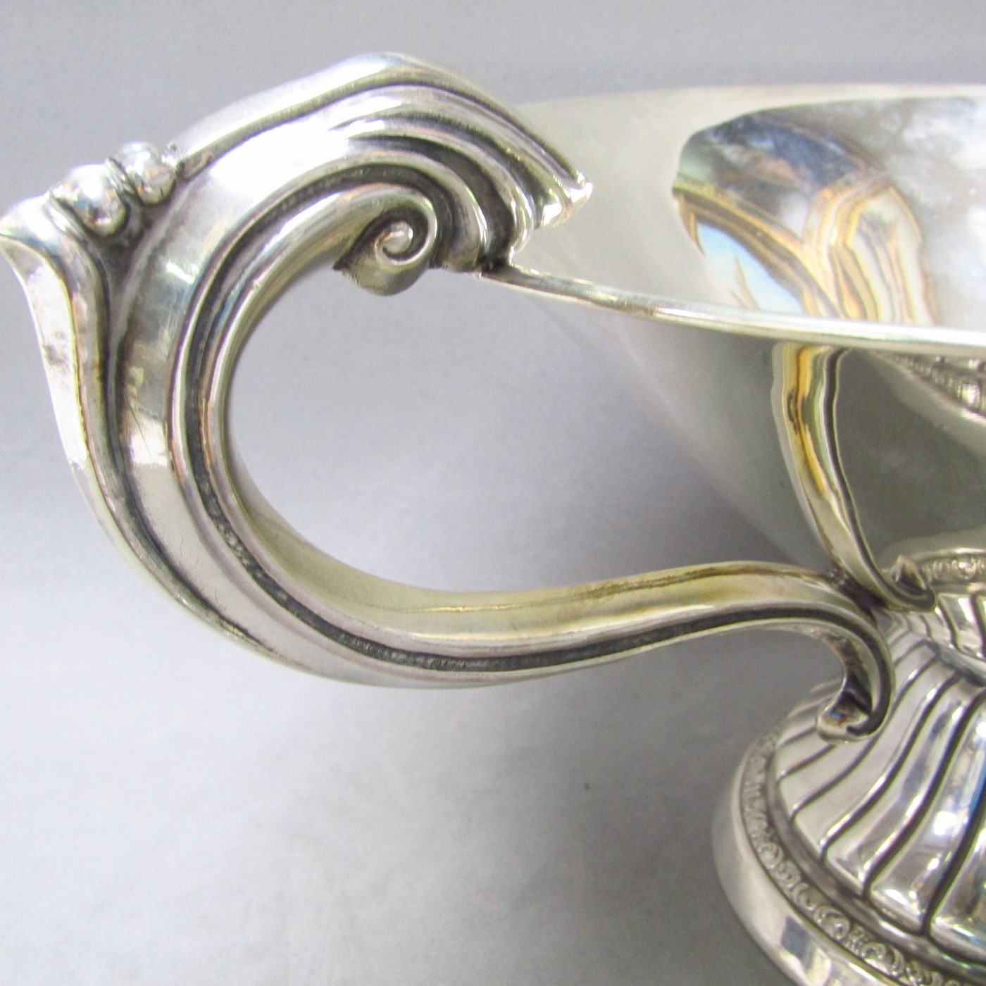 Centro de mesa en Plata de Ley. España, siglo XX. Centro de mesa en Plata de Ley. España, siglo XX.