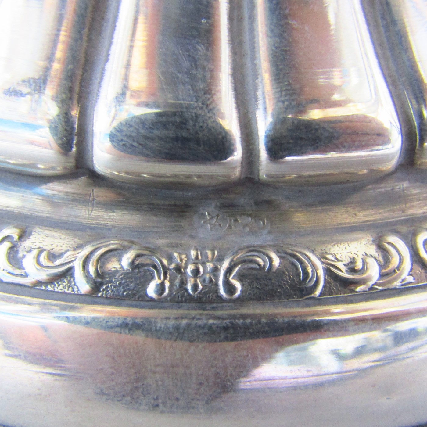 Centro de mesa en Plata de Ley. España, siglo XX. Centro de mesa en Plata de Ley. España, siglo XX.