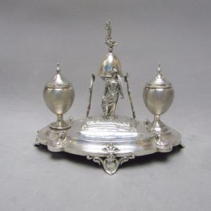 Escribanía en Plata de Ley. Francia, siglo XIX.