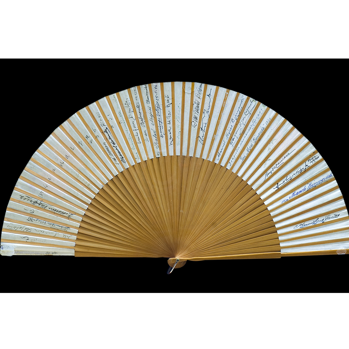 ABANICO TAURINO FIRMADO POR TOREROS DÉCADA 1920-1930. Chaparteguy. Sevilla. ABANICO TAURINO FIRMADO POR TOREROS DÉCADA 1920-1930. Chaparteguy. Sevilla.