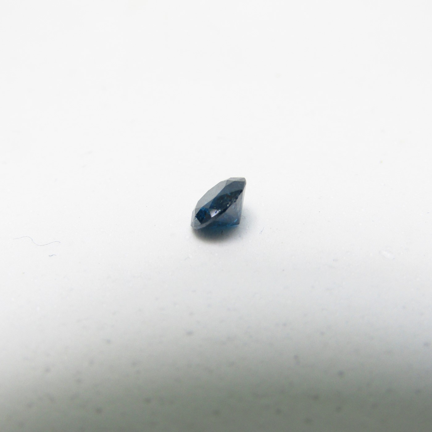 Diamante Natural de 0,62 ct. Talla: Brillante. Color: Blue. Pureza: P3. Mejorado. Certificado IGR. Diamante Natural de 0,62 ct. Talla: Brillante. Color: Blue. Pureza: P3. Mejorado. Certificado IGR.