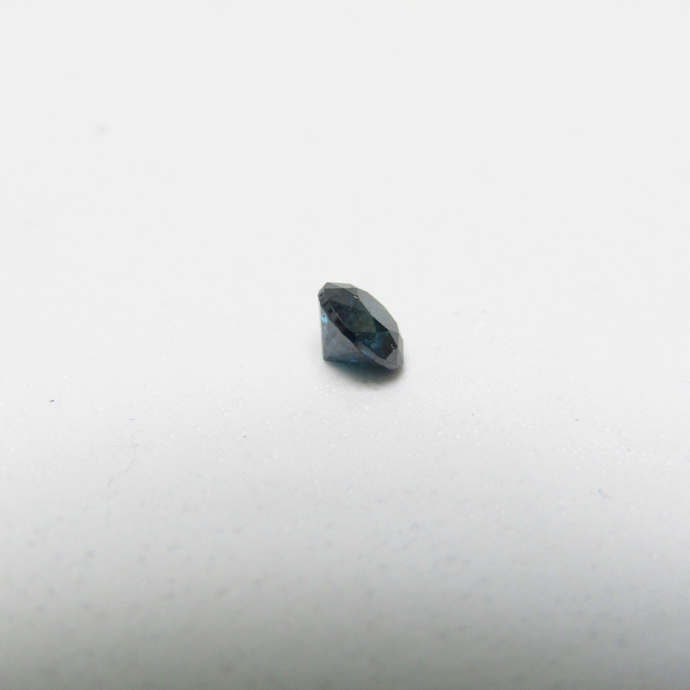Diamante Natural de 0,50 ct. Talla: Brillante. Color: Fancy Intense Blue. Pureza: N/A. Sin datos de tratamiento. Diamante Natural de 0,50 ct. Talla: Brillante. Color: Fancy Intense Blue. Pureza: N/A. Sin datos de tratamiento.