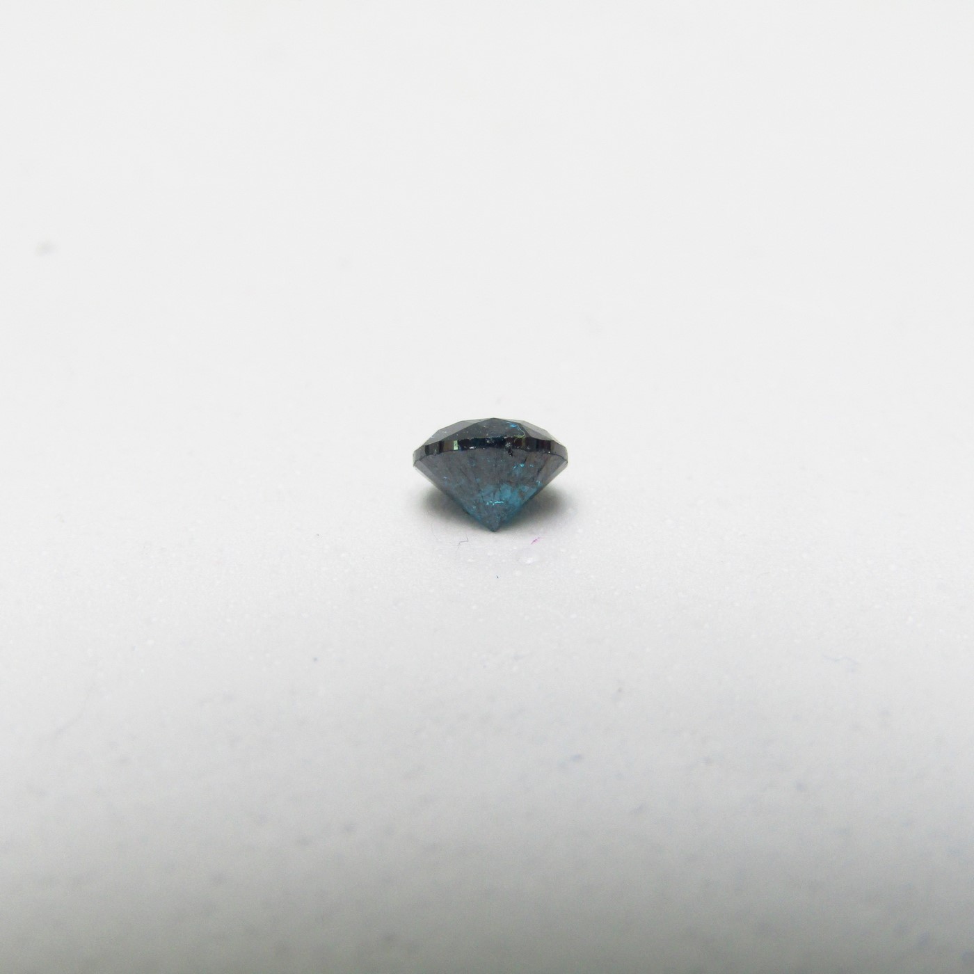 Diamante Natural de 0,50 ct. Talla: Brillante. Color: Fancy Intense Blue. Pureza: N/A. Sin datos de tratamiento. Diamante Natural de 0,50 ct. Talla: Brillante. Color: Fancy Intense Blue. Pureza: N/A. Sin datos de tratamiento.