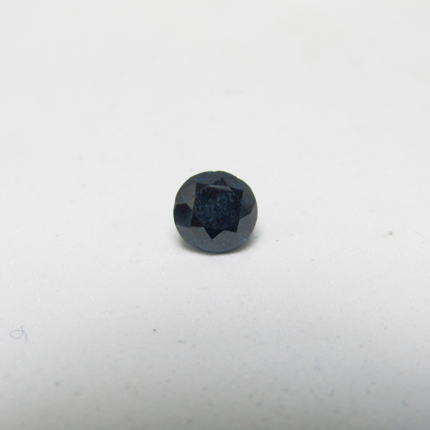 Diamante Natural de 1,49 ct. Talla: Brillante. Color: Blue. Pureza: P3. Mejorado. Certificado DGLA.