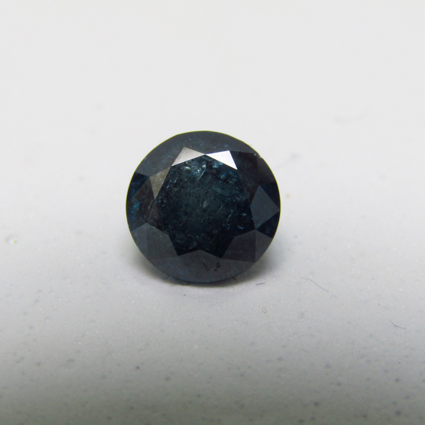 Diamante Natural de 2,51 ct. Talla: Brillante. Color: Blue. Pureza: P3. Mejorado. Certificado DGLA.