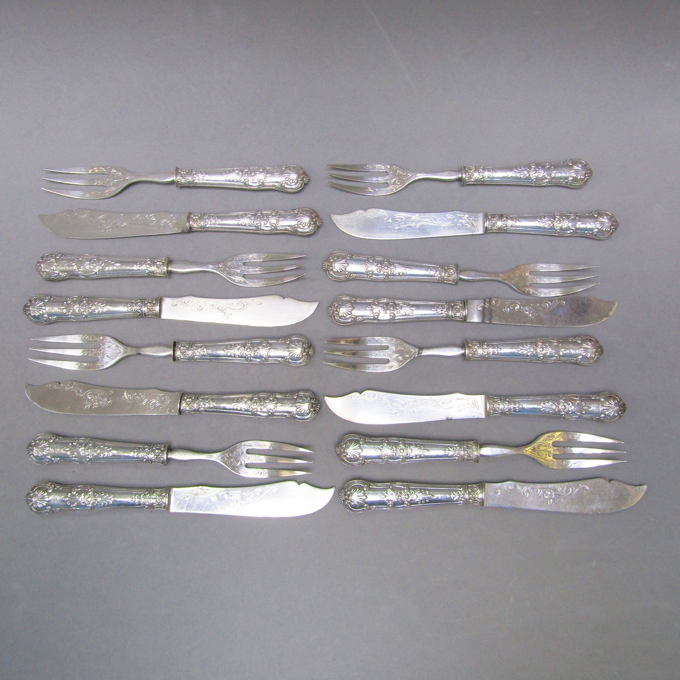 ANDUIZA. Lote de 16 Cubiertos para Pescado en Plata de Ley. España, siglo XIX. ANDUIZA. Lote de 16 Cubiertos para Pescado en Plata de Ley. España, siglo XIX.