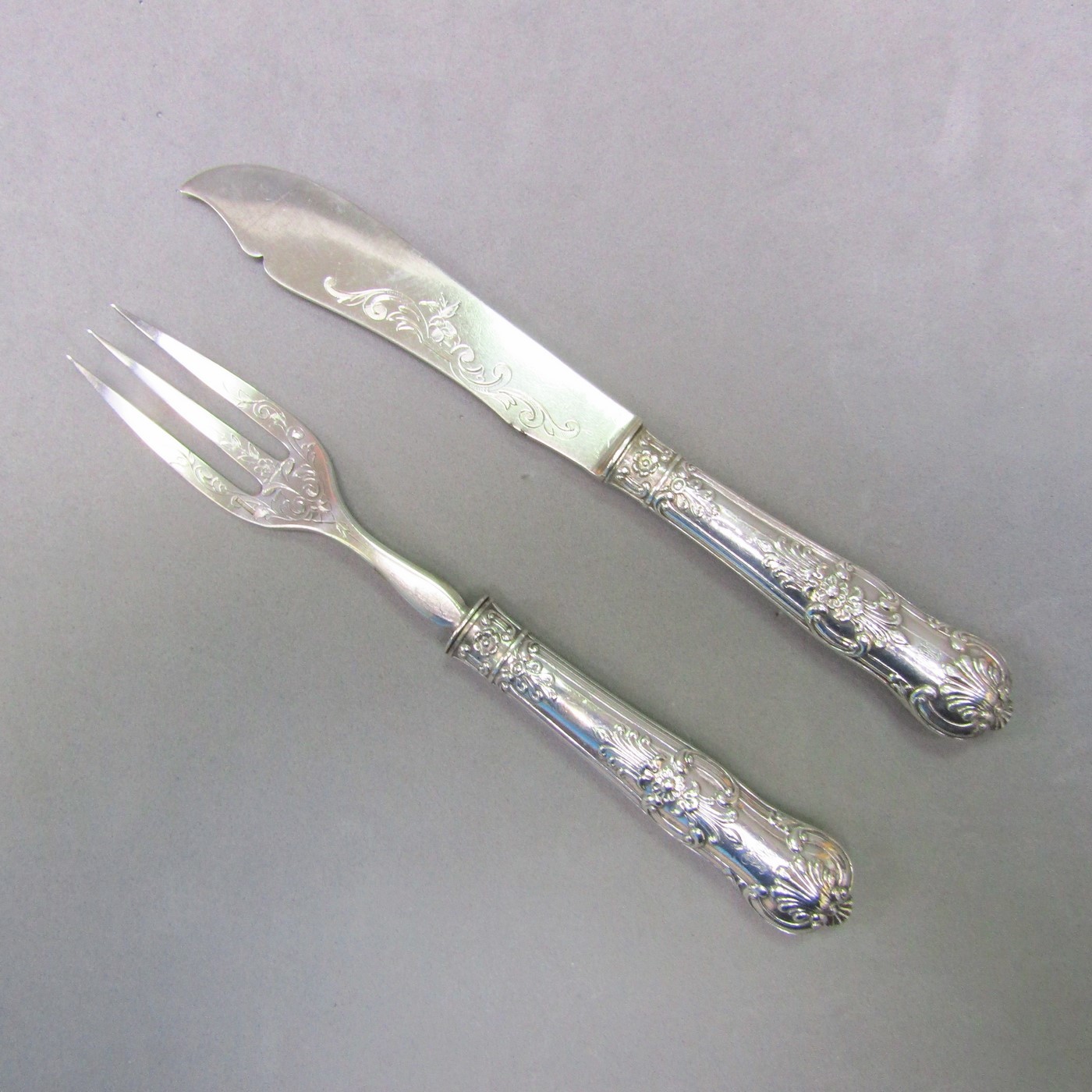 ANDUIZA. Lote de 16 Cubiertos para Pescado en Plata de Ley. España, siglo XIX. ANDUIZA. Lote de 16 Cubiertos para Pescado en Plata de Ley. España, siglo XIX.