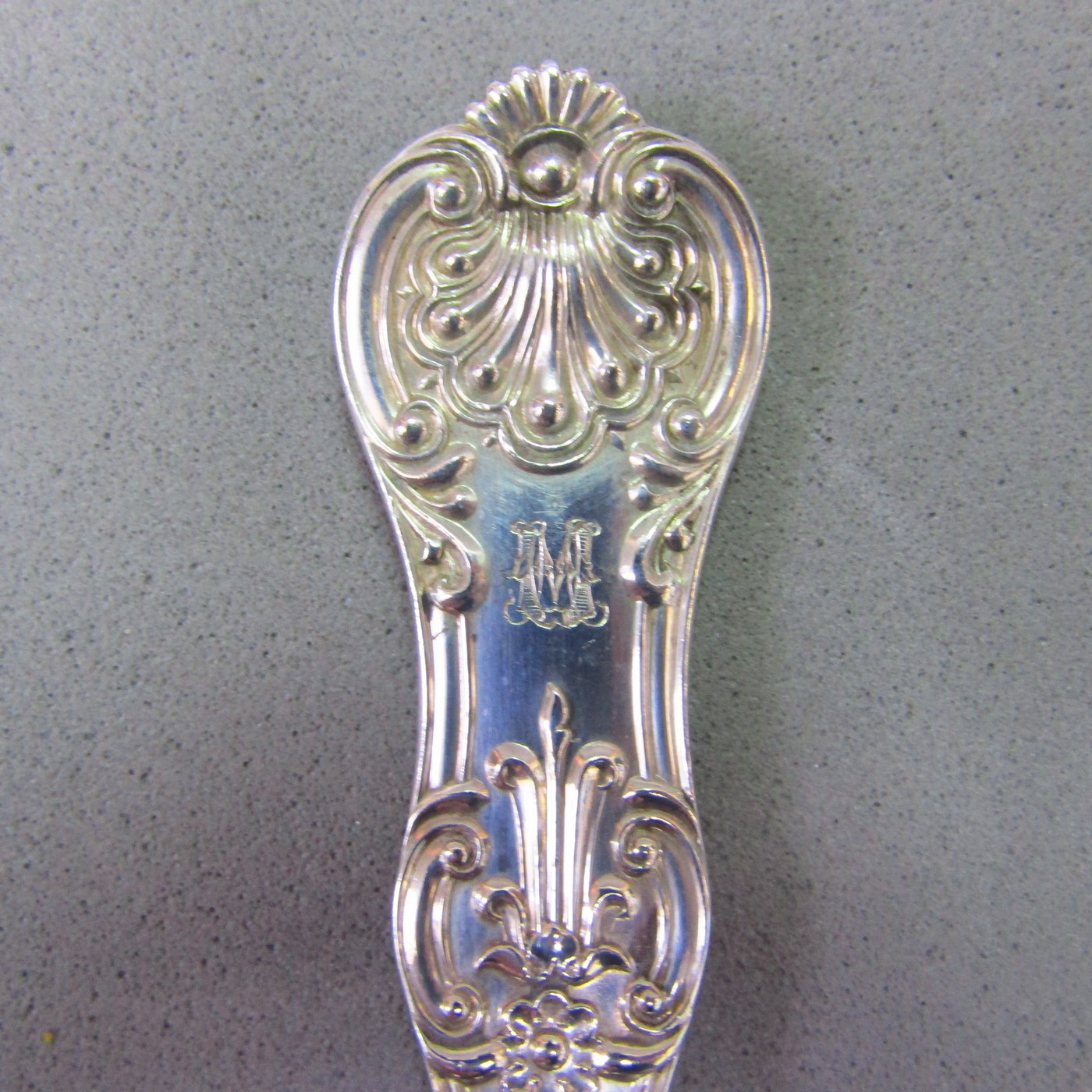 F.H. Lote de 15 Tenedor-Cuchara para Ostras en Plata Inglesa. Londres, 1888. F.H. Lote de 15 Tenedor-Cuchara para Ostras en Plata Inglesa. Londres, 1888.