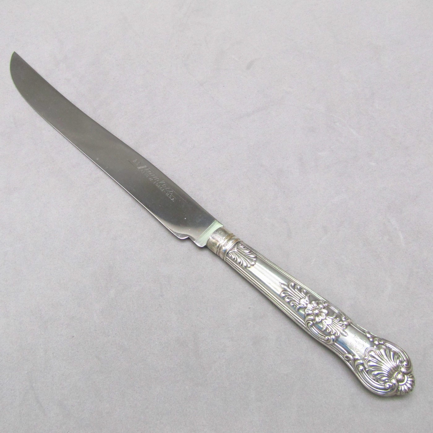 F.H. Lote de cubiertos para servir en Plata Inglesa. Londres, 1888. F.H. Lote de cubiertos para servir en Plata Inglesa. Londres, 1888.
