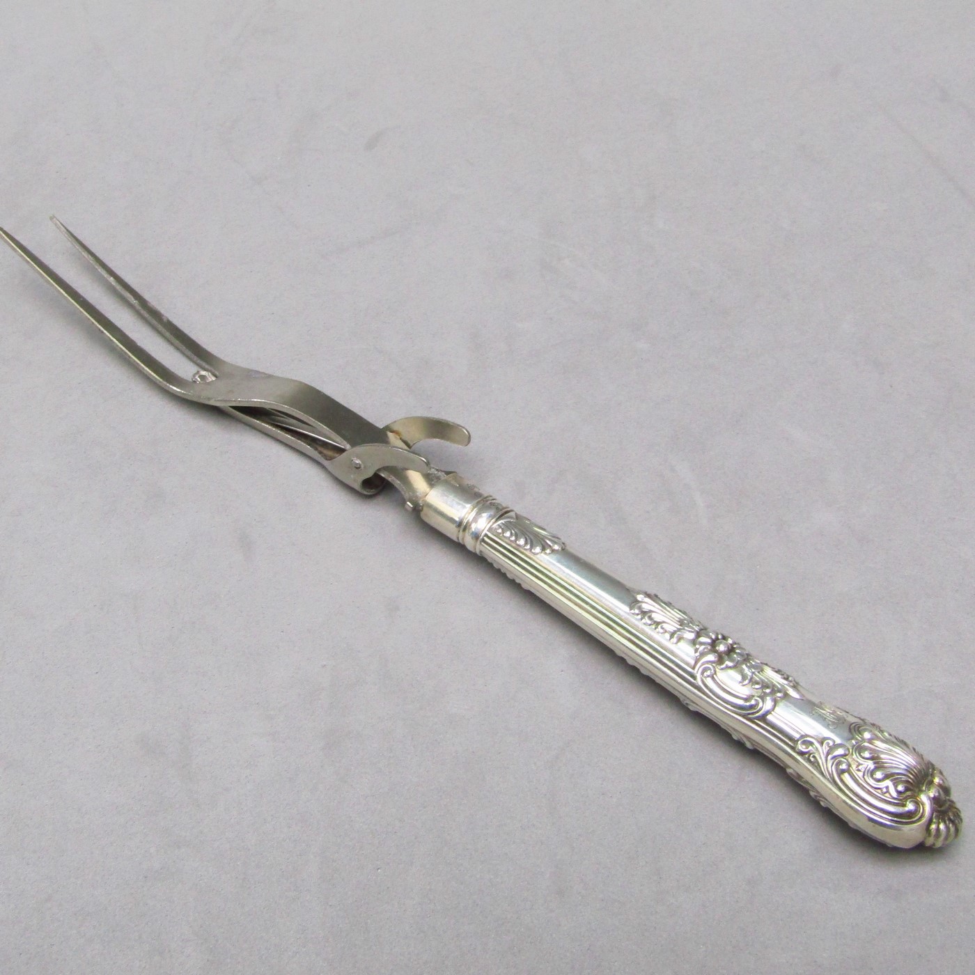 F.H. Lote de cubiertos para servir en Plata Inglesa. Londres, 1888. F.H. Lote de cubiertos para servir en Plata Inglesa. Londres, 1888.