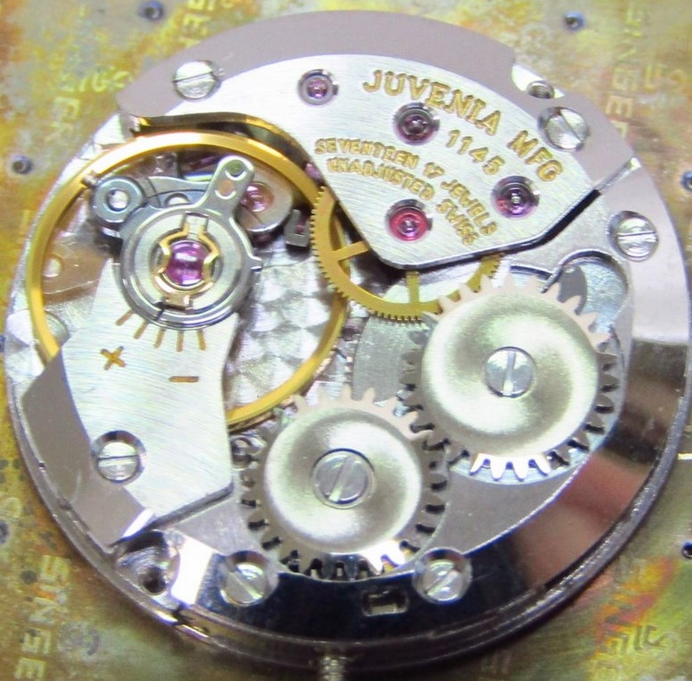 JUVENIA. Reloj de pulsera para caballero. Acero. Ca. 1960