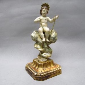 PEQUEÑO NIÑO JESUS TALLADO EN MADERA. Siglo XVIII.