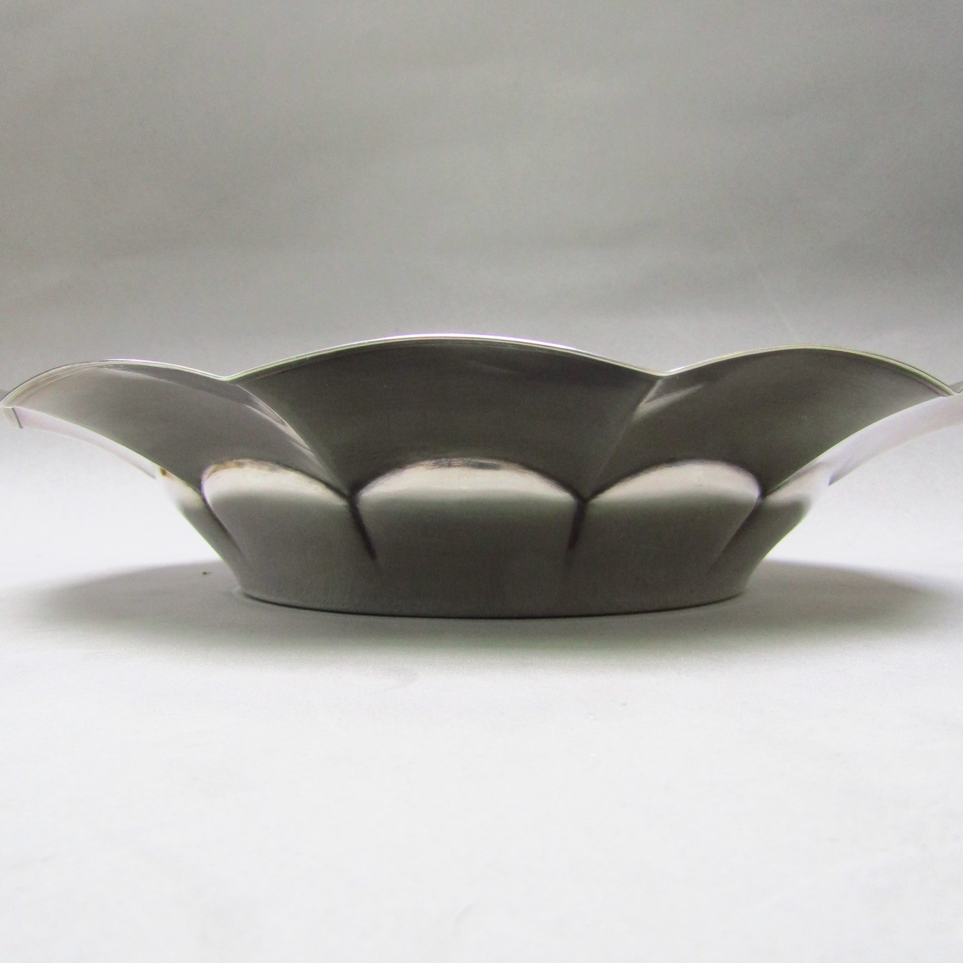 PÉREZ HERMANOS. Centro de Mesa en Plata de Ley. España, siglo XX. PÉREZ HERMANOS. Centro de Mesa en Plata de Ley. España, siglo XX.