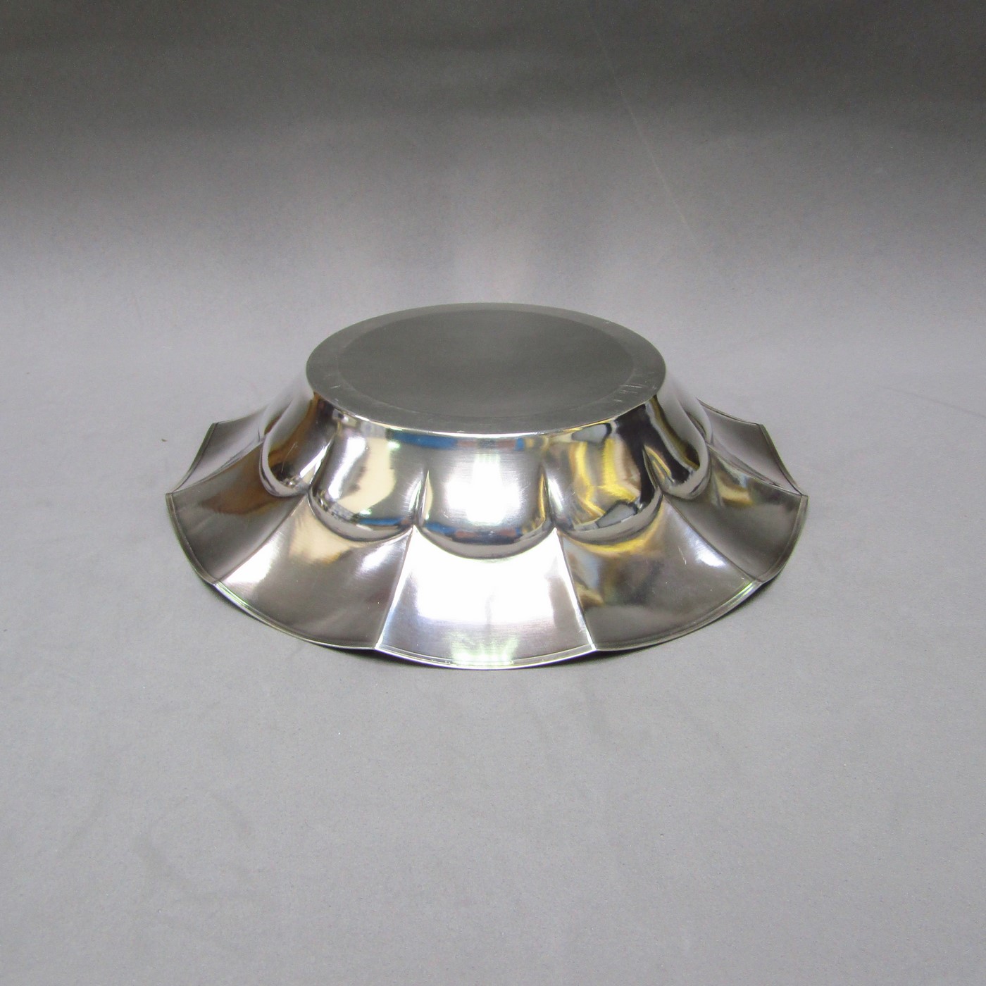 PÉREZ HERMANOS. Centro de Mesa en Plata de Ley. España, siglo XX. PÉREZ HERMANOS. Centro de Mesa en Plata de Ley. España, siglo XX.