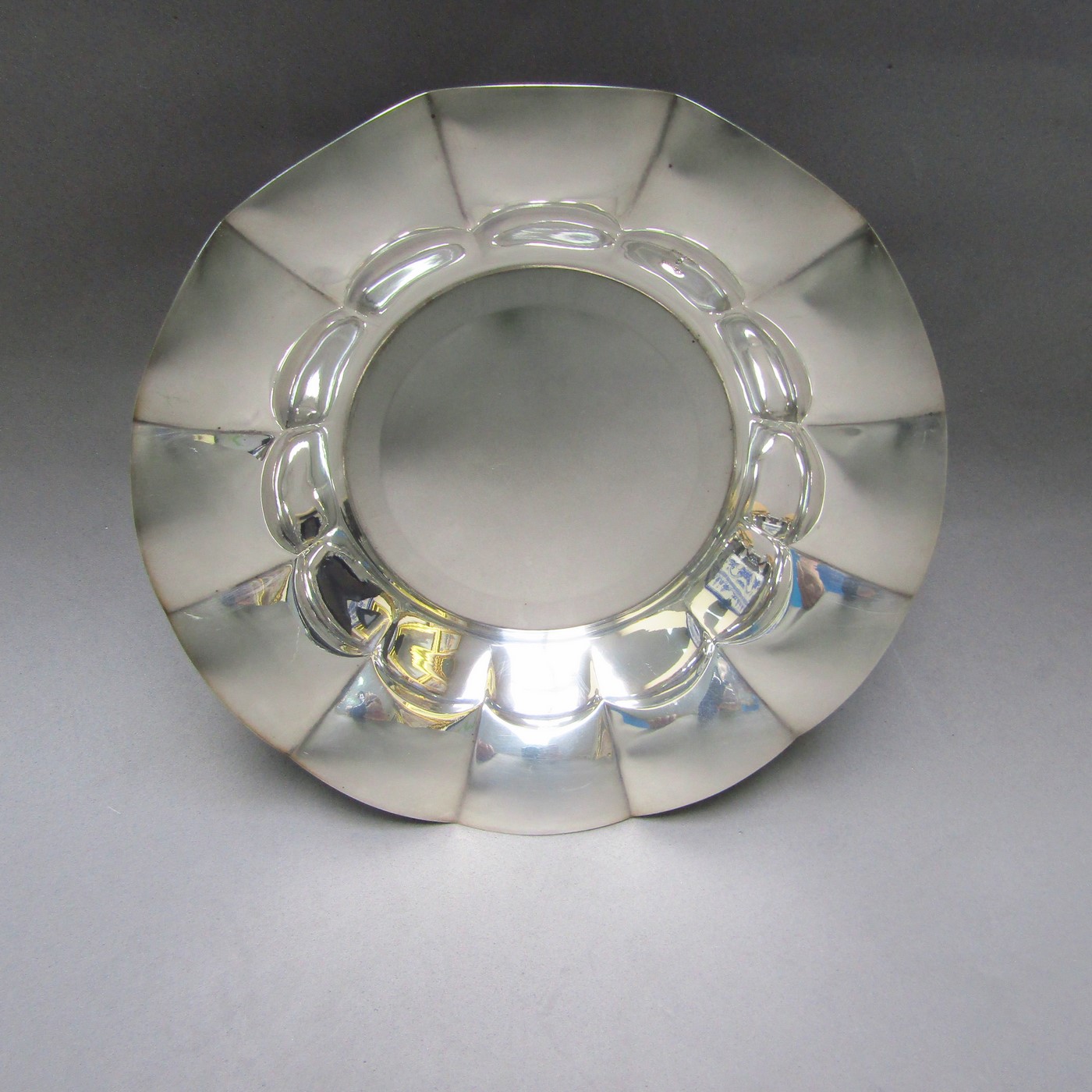PÉREZ HERMANOS. Centro de Mesa en Plata de Ley. España, siglo XX. PÉREZ HERMANOS. Centro de Mesa en Plata de Ley. España, siglo XX.