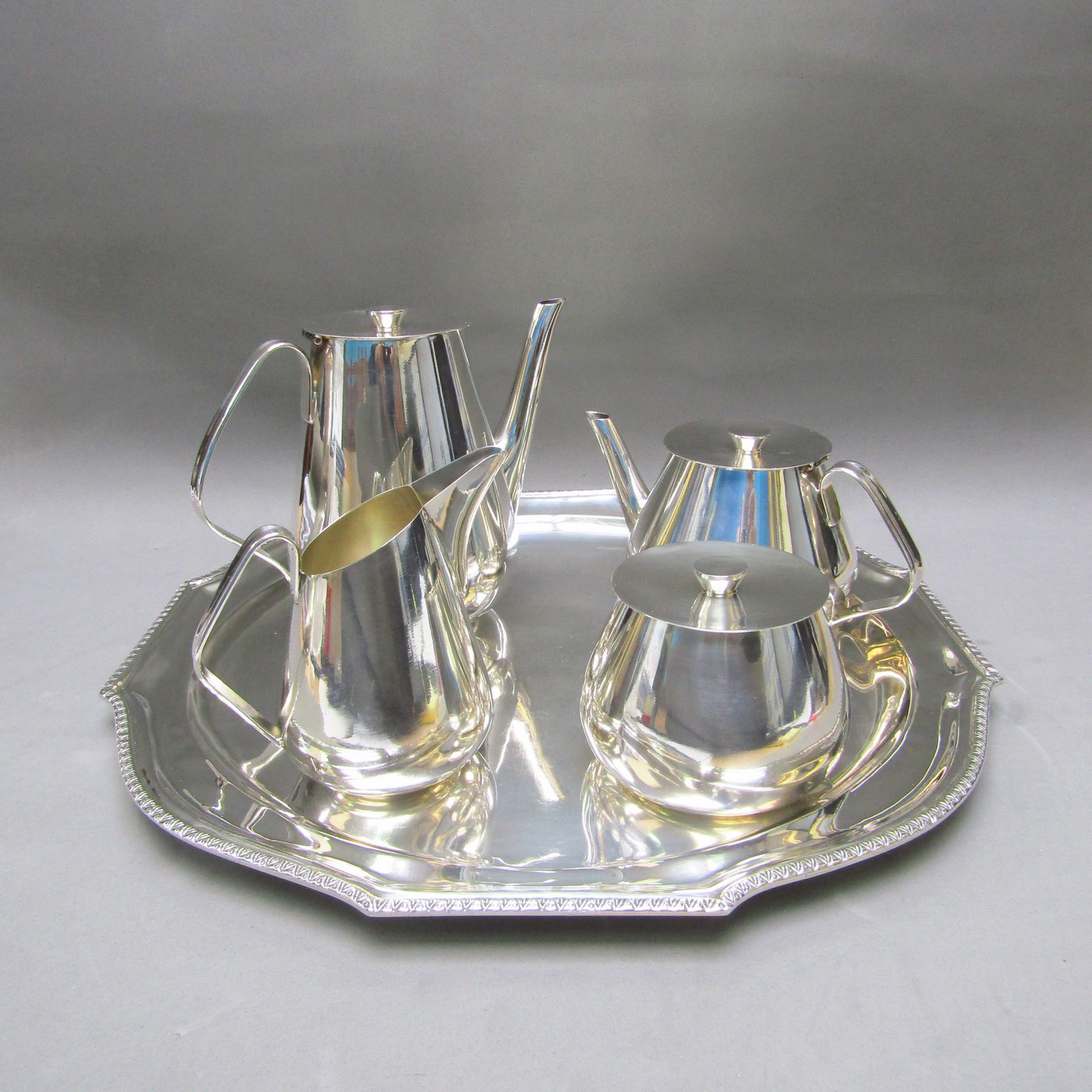 Sterling Silver Coffee and Tea Set. Spain, 20th century.