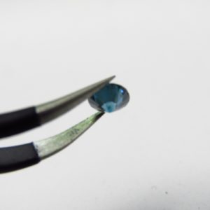 Diamante Natural de 0,46 ct. Talla: Brillante. Color: Blue. Pureza: P3. Mejorado. Certificado IGR.