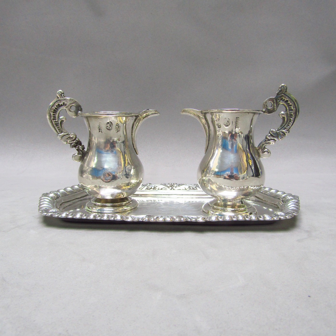 S.CRUZ y MARTZ. Juego de Vinajeras en Plata de Ley. Córdoba, 1781. S.CRUZ y MARTZ. Juego de Vinajeras en Plata de Ley. Córdoba, 1781.