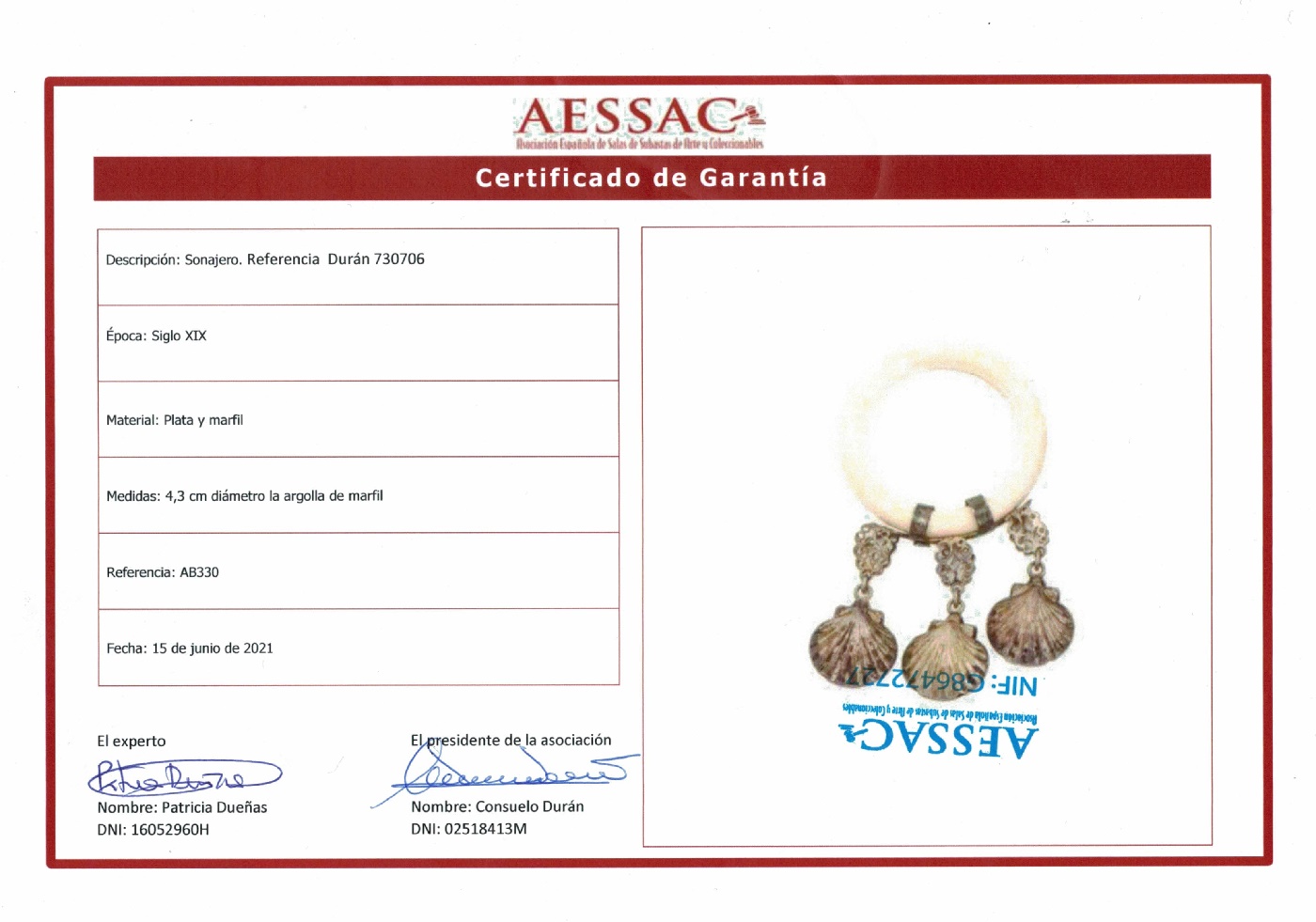 Sonajero realizado en Plata y Marfil. España, siglo XIX. Sonajero realizado en Plata y Marfil. España, siglo XIX.