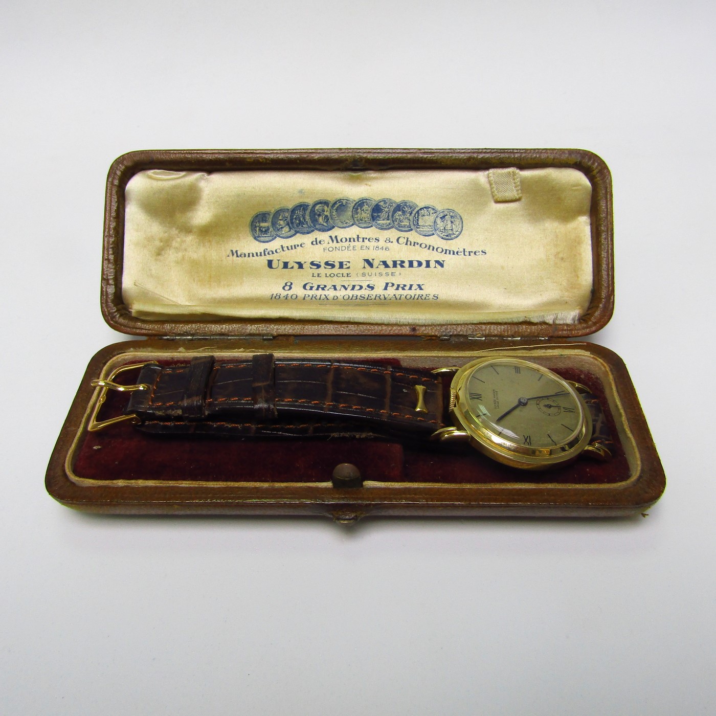 ULYSSE NARDIN. Reloj de pulsera para hombre. Oro 18k. Suiza, 1945. ULYSSE NARDIN. Reloj de pulsera para hombre. Oro 18k. Suiza, 1945.