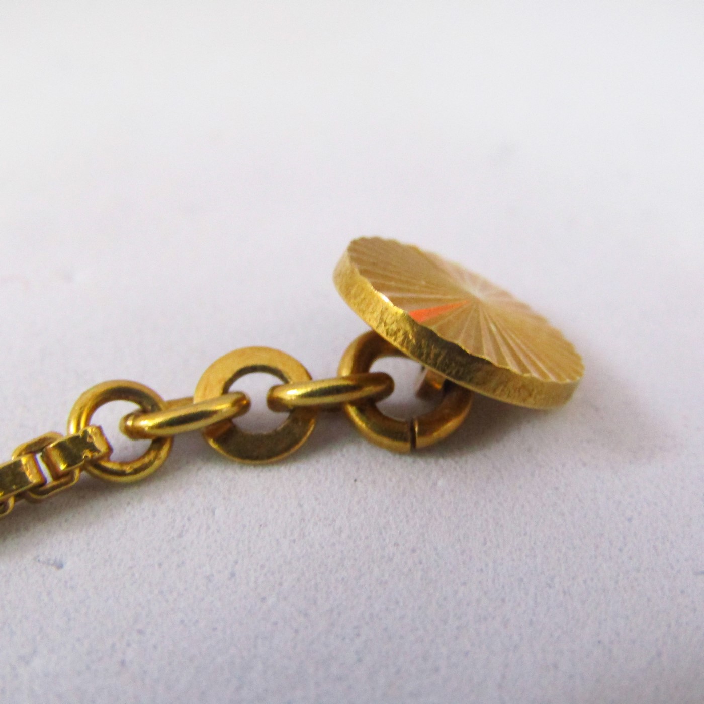 Leontina antigua. Terminal cadena para reloj de bolsillo. Oro 18k. 10,78 gr. Leontina antigua. Terminal cadena para reloj de bolsillo. Oro 18k. 10,78 gr.