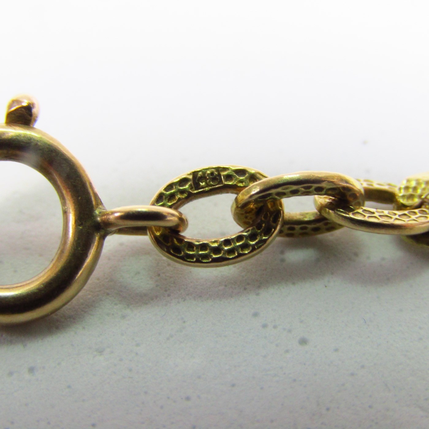 Leontina antigua. Terminal cadena para reloj de bolsillo. Oro 18k. 19,72 gr. Leontina antigua. Terminal cadena para reloj de bolsillo. Oro 18k. 19,72 gr.