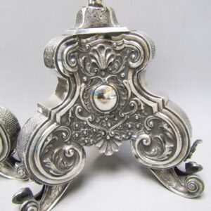 Pareja de candeleros de altar en Plata de Ley, España, siglo XVIII.