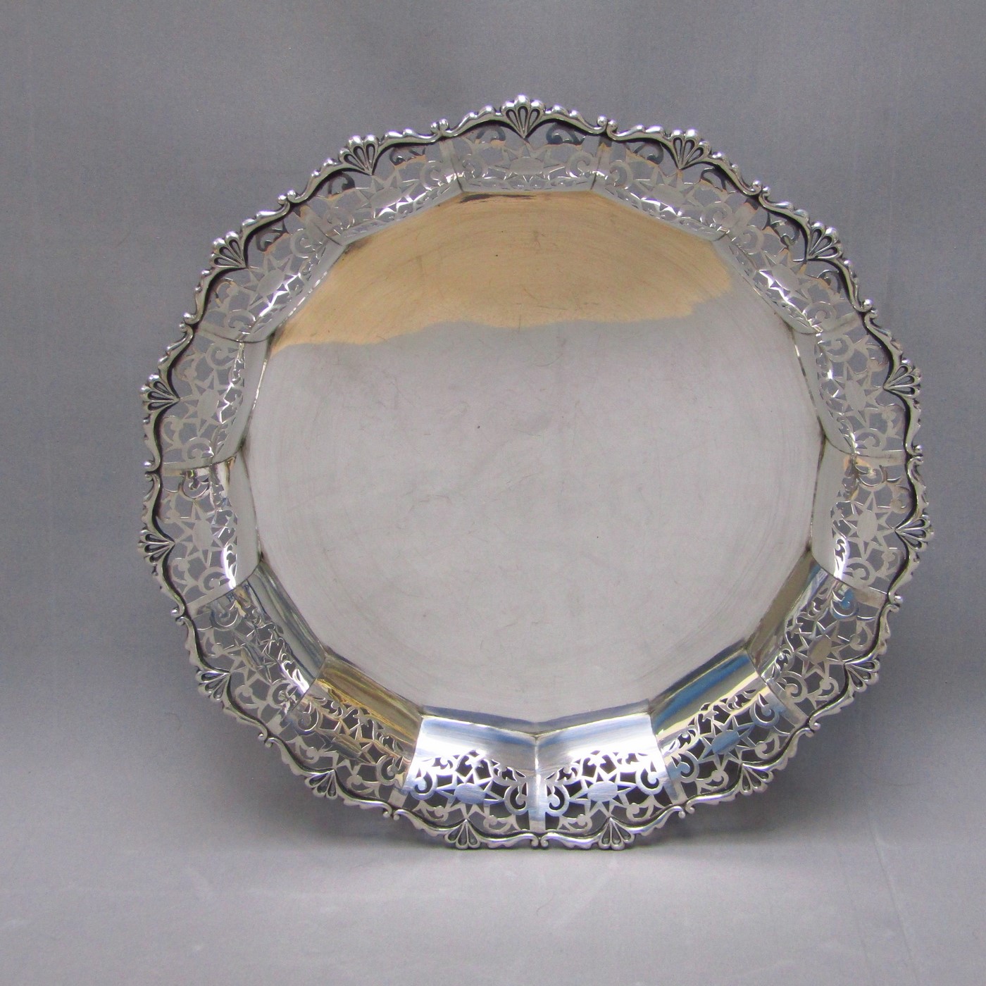 WISKEMANN-KNECHT. Salvilla en Plata de Ley. Alemania, Zurich, pps. Siglo XX. WISKEMANN-KNECHT. Salvilla en Plata de Ley. Alemania, Zurich, pps. Siglo XX.